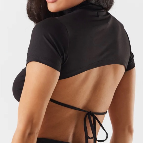 Crop top - Picture 2 of 2